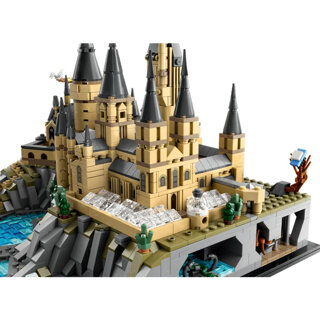 LEGO Harry Potter Kasteel Zweinstein&trade; en terrein