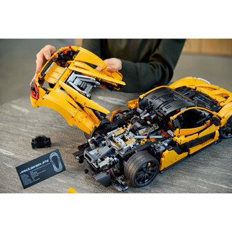 LEGO Technic McLaren P1