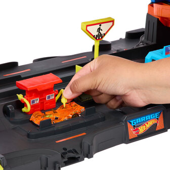 Hot Wheels City Sets &amp; Haulers City Ultimate Garage