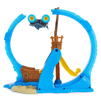 Monster Jam 1:64 Megalodon&rsquo;s Loop of Doom Playset