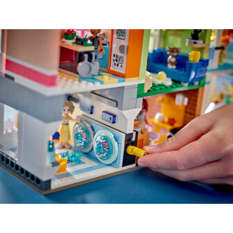 LEGO Friends Heartlake City appartementen en winkels