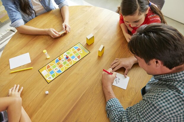 Pictionary Board Game - Dutch