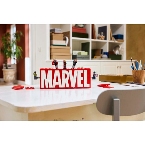 LEGO Super Heroes Marvel MARVEL logo en minifiguren