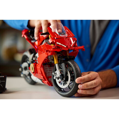 LEGO Technic Ducati Panigale V4 S motor